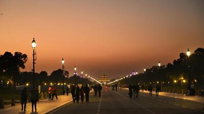 Clear sky over Kartavya Path in New Delhi on Wednesday evening. (Arvind Yadav/HT Photo) Clear sky over Kartavya Path in New Delhi on Wednesday evening. (Arvind Yadav/HT Photo)