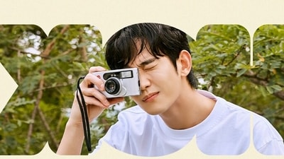 Kim Soo Hyun is set to surprise fans with a Season's Greetings package, featuring exclusive merchandise, available from December 27, 2024, to January 6, 2025. Kim Soo Hyun is set to surprise fans with a Season's Greetings package, featuring exclusive merchandise, available from December 27, 2024, to January 6, 2025.