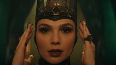Gal Gadot as the Evil Stepmother in Snow White Gal Gadot as the Evil Stepmother in Snow White