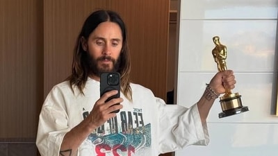 Jared Leto shared a new picture with his Oscar. Jared Leto shared a new picture with his Oscar.