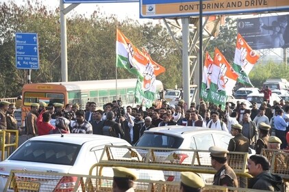 Congress workers gathered at Delhi-UP Ghazipur border on Wednesday ahead of Rahul and Priyanka Gandhi's planned visit to Sambhal, UP. (Sakib Ali/Hindustan Times) Congress workers gathered at Delhi-UP Ghazipur border on Wednesday ahead of Rahul and Priyanka Gandhi's planned visit to Sambhal, UP. (Sakib Ali/Hindustan Times)