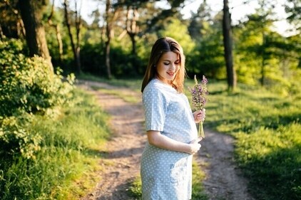 Physical activity, including walking, can contribute to better sleep quality. Establishing a regular walking routine may help alleviate sleep disturbances common during pregnancy. (Freepik) Physical activity, including walking, can contribute to better sleep quality. Establishing a regular walking routine may help alleviate sleep disturbances common during pregnancy. (Freepik)