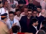 Shah Rukh Khan, Salman Khan, Ranbir Kapoor, Ranveer Singh and Sanjay Dutt are among the attendees of Maharashtra oath ceremony. Shah Rukh Khan, Salman Khan, Ranbir Kapoor, Ranveer Singh and Sanjay Dutt are among the attendees of Maharashtra oath ceremony.