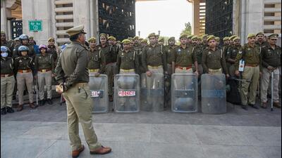 A heavy police contingent was deployed near Mahamaya Flyover and Zero Point on Thursday afternoon. (Sunil Ghosh/HT Photo) A heavy police contingent was deployed near Mahamaya Flyover and Zero Point on Thursday afternoon. (Sunil Ghosh/HT Photo)