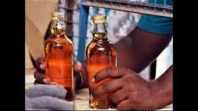 As per this policy pubs/bars were asked to close at midnight in other districts except Gurugram and Faridabad but by paying extra charges for the same. (HT File) As per this policy pubs/bars were asked to close at midnight in other districts except Gurugram and Faridabad but by paying extra charges for the same. (HT File)