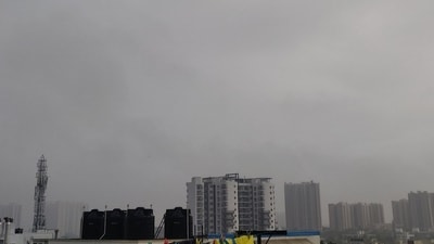 Early morning drizzles in parts of East and South Bengaluru. (X/ @namma_vjy) Early morning drizzles in parts of East and South Bengaluru. (X/ @namma_vjy)