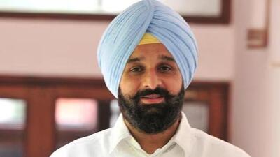 Shiromani Akali Dal (SAD) leader Bikram Singh Majithia played footage from the Golden Temple complex to show how SP Randhawa was on friendly terms with Chaura despite knowing that the latter was a hardcore militant who had more than 30 cases registered against him. (HT File)