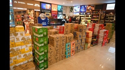 The Punjab and Haryana high court on Thursday warned the Haryana government over the sale of liquor into the late hours of the night at bars and pubs in two districts — Gurugram and Faridabad. (HT PHOTO) The Punjab and Haryana high court on Thursday warned the Haryana government over the sale of liquor into the late hours of the night at bars and pubs in two districts — Gurugram and Faridabad. (HT PHOTO)