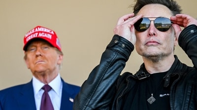 U.S. President-elect Donald Trump and Elon Musk watch the launch of the sixth test flight of the SpaceX Starship rocket in Brownsville, Texas, U.S., November 19, 2024. (via REUTERS / Brandon Bell)