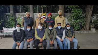 A team led by inspector Sukhbir Singh, SHO, Phase-1 police station, arrested the six accused from multiple locations in Mohali. (HT)