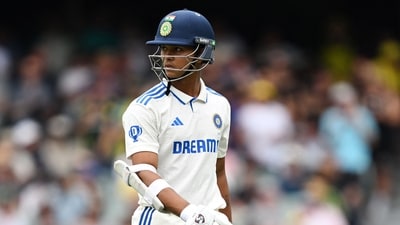 India's Yashasvi Jaiswal walks back to the pavilion after his dismissal off Australia's Mitchell Starc on day one of the second cricket Test (AFP) India's Yashasvi Jaiswal walks back to the pavilion after his dismissal off Australia's Mitchell Starc on day one of the second cricket Test (AFP)