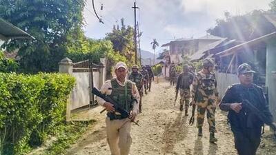 Curfew relaxed between 5 am and 4 pm to allow residents to buy essentials in 4 districts (PTI) Curfew relaxed between 5 am and 4 pm to allow residents to buy essentials in 4 districts (PTI)