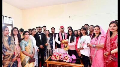 Samajwadi Party chief Akhilesh Yadav, along with SP and BSP leaders, their family members in Ambedkar Nagar after the wedding ceremony. (File Photo) Samajwadi Party chief Akhilesh Yadav, along with SP and BSP leaders, their family members in Ambedkar Nagar after the wedding ceremony. (File Photo)