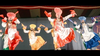 Students perform at the inter-college youth festival at Guru Angad Dev Veterinary and Animal Sciences University. (HT Photo) Students perform at the inter-college youth festival at Guru Angad Dev Veterinary and Animal Sciences University. (HT Photo)