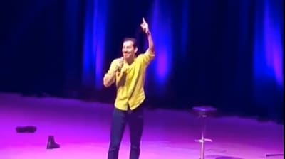 Amini, during his recent comedy show, enthusiastically repeated the chant after a member of the audience brought it up. (X/@Bnglrweatherman) Amini, during his recent comedy show, enthusiastically repeated the chant after a member of the audience brought it up. (X/@Bnglrweatherman)