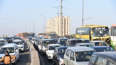 The advisory said that a program will be held at Dalit Prerna Sthal in Sector 95, Noida, and advised the public to follow the suggested routes to avoid traffic congestion. (File) (Sakib Ali/iHindustan Times)
