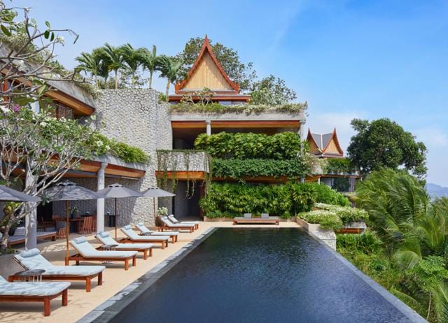 The Anantara is old-fashioned, but reminds one of a gentler, classier and warmer Bangkok. The Anantara is old-fashioned, but reminds one of a gentler, classier and warmer Bangkok.