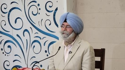 Former Aam Aadmi Party (AAP) MLA from Dakha and human rights lawyer Harvinder Singh Phoolka, 69, announced in Chandigarh on Saturday that he would be joining the Shiromani Akali Dal (SAD). (HT Photo) Former Aam Aadmi Party (AAP) MLA from Dakha and human rights lawyer Harvinder Singh Phoolka, 69, announced in Chandigarh on Saturday that he would be joining the Shiromani Akali Dal (SAD). (HT Photo)