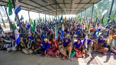 A group of 101 farmers, pegged “marjeevdas” (those ready to sacrifice their lives), would lead the march. (PTI)