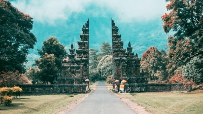 If you choose budget accommodation and eat in warungs (local restaurants), you can happily have a memorable Bali trip for less than ₹1.30 lakh. (Pexels) If you choose budget accommodation and eat in warungs (local restaurants), you can happily have a memorable Bali trip for less than ₹1.30 lakh. (Pexels)