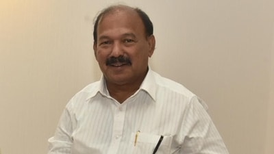 BJP MLA Kalidas Kolambkar, pro-tem speaker, will administer oath to the 288 newly-elected lawmakers at a special session of Maharashtra legislative assembly today. BJP MLA Kalidas Kolambkar, pro-tem speaker, will administer oath to the 288 newly-elected lawmakers at a special session of Maharashtra legislative assembly today.