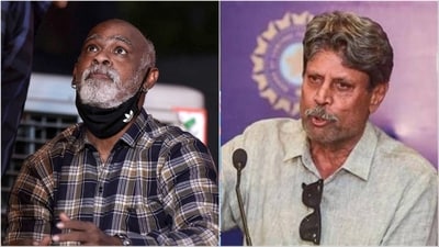 Vinod Kambli (L) during the event in memory of Ramakant Achrekar (PTI) Vinod Kambli (L) during the event in memory of Ramakant Achrekar (PTI)