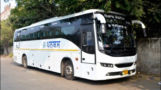 The resumption of the service has provided relief to passengers. (HT Photo)