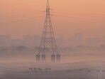 A foggy morning near Kalindi Kunj amid rising air pollution in December 08, 2024. (Photo by Sunil Ghosh / Hindustan Times) 