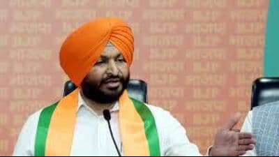Bittu had suggested that Chaura should be honoured with the title of “Qaum Da Heera” (gem of the community). (HT File) Bittu had suggested that Chaura should be honoured with the title of “Qaum Da Heera” (gem of the community). (HT File)