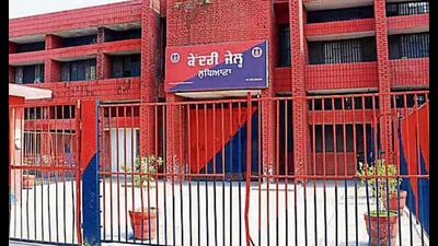 Head constable Gurjeet Singh, who is investigating the case, said the police have lodged five separate FIRs against the Ludhiana Central Jail inmates under Section 52A (1) of the Prison Act. (HT Photo)