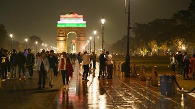 Parts of Delhi received a spell of light rain on Sunday evening, snapping a nearly three-month-long dry spell for the Capital. Meanwhile, slow wind speeds and low temperatures meant the city also logged its first ‘very poor’ air day this December, with an AQI of 302. (Arvind Yadav/HT Photo) Parts of Delhi received a spell of light rain on Sunday evening, snapping a nearly three-month-long dry spell for the Capital. Meanwhile, slow wind speeds and low temperatures meant the city also logged its first ‘very poor’ air day this December, with an AQI of 302. (Arvind Yadav/HT Photo)