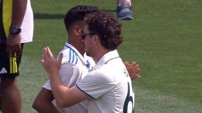 Mohammed Siraj and Travis Head hugged it out after the second Test. (X Image) Mohammed Siraj and Travis Head hugged it out after the second Test. (X Image)
