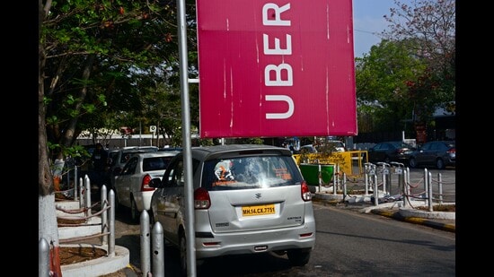 According to advocate Milind Pawar, affected commuters should approach the Central Consumer Protection Authority (CCPA). (HT PHOTO)