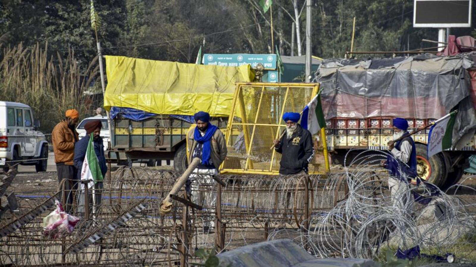 Supreme Court dismisses new plea to remove blockades due to farmers’ stir | Latest News India