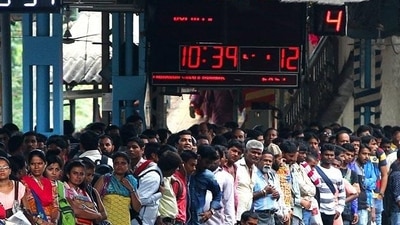 The revamp is meant to ease congestion on platforms, among other things.. (Arijit Sen/HT photo) The revamp is meant to ease congestion on platforms, among other things.. (Arijit Sen/HT photo)