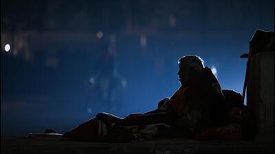 A destitute man sits huddled during chilly early morning hours at Rajendra Nagar on Monday. (Sanchit Khanna/HT Photo) A destitute man sits huddled during chilly early morning hours at Rajendra Nagar on Monday. (Sanchit Khanna/HT Photo)