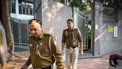 A team of Delhi Police personnel outside DPS, RK Puram in New Delhi on Monday. (Sanchit Khanna/HT Photo) A team of Delhi Police personnel outside DPS, RK Puram in New Delhi on Monday. (Sanchit Khanna/HT Photo)
