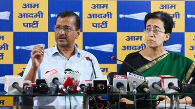 AAP chief Arvind Kejriwal with Delhi chief minister Atishi at a press conference in New Delhi (Vipin Kumar/HT Photo)
