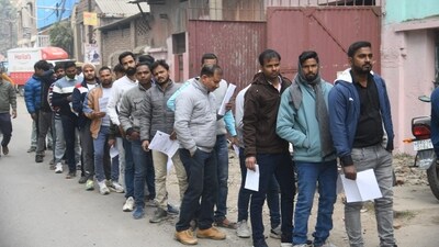 Railway Recruitment Board conducting RRB RPF SI exam. Aspirants waiting outside exam centre at ION Digital zone in Patna (Santosh Kumar ) Railway Recruitment Board conducting RRB RPF SI exam. Aspirants waiting outside exam centre at ION Digital zone in Patna (Santosh Kumar )