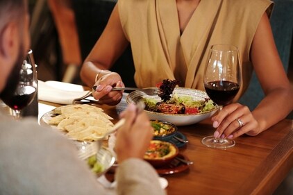 The relationship between food and a first date. (Pexels) The relationship between food and a first date. (Pexels)