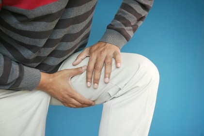 Manage rheumatoid arthritis pain in winter with these tips. (Pexels)