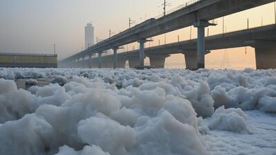 A froth-filled Yamuna, indicating high pollution levels. (Sunil Ghosh/HT Photo)