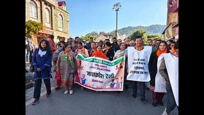 BJP Took out a Janaakrosh Rally ahead of the completion of two years of state government at Mall Road in Shimla on Tuesday. (Deepak Sansta/HT) BJP Took out a Janaakrosh Rally ahead of the completion of two years of state government at Mall Road in Shimla on Tuesday. (Deepak Sansta/HT)
