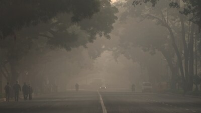 Smog in Delhi, where AQI has remained 'very poor' (Hindustan Times) Smog in Delhi, where AQI has remained 'very poor' (Hindustan Times)