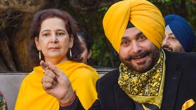 Navjot Singh Sidhu with his wife Navjot Kaur Sidhu. (PTI Photo) Navjot Singh Sidhu with his wife Navjot Kaur Sidhu. (PTI Photo)