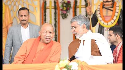 U.P. CM Yogi Adityanath and Nobel Laureate Kailash Satyarthi during the closing ceremony of 92nd Founder’s Week of Maharana Pratap Education Council in Gorakhpur on December 10. (HT photo) U.P. CM Yogi Adityanath and Nobel Laureate Kailash Satyarthi during the closing ceremony of 92nd Founder’s Week of Maharana Pratap Education Council in Gorakhpur on December 10. (HT photo)