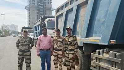 Nhava-Sheva police intercepted 14 dumpers attempting to illegally dispose of debris in the Ulwe node. HT Photo Nhava-Sheva police intercepted 14 dumpers attempting to illegally dispose of debris in the Ulwe node. HT Photo