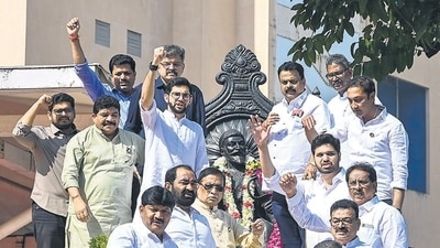 MLAs from the Maha Vikas Aghadi (MVA) alliance boycott the oath-taking ceremony of the newly elected Maharashtra assembly as a mark of protest against the misuse of EVMs in the recent polls. Mumbai, India. Dec 07, 2024. (Raju Shinde/Hindustan Times) MLAs from the Maha Vikas Aghadi (MVA) alliance boycott the oath-taking ceremony of the newly elected Maharashtra assembly as a mark of protest against the misuse of EVMs in the recent polls. Mumbai, India. Dec 07, 2024. (Raju Shinde/Hindustan Times)