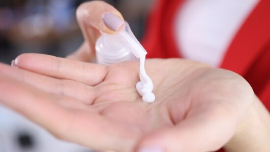 Add the right body lotion in your skincare routine for smooth and supple skin. (Adobe Stock)