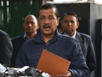 Aam Aadmi Party (AAP) national convener Arvind Kejriwal speaks outside his residence. (HT Photo) 